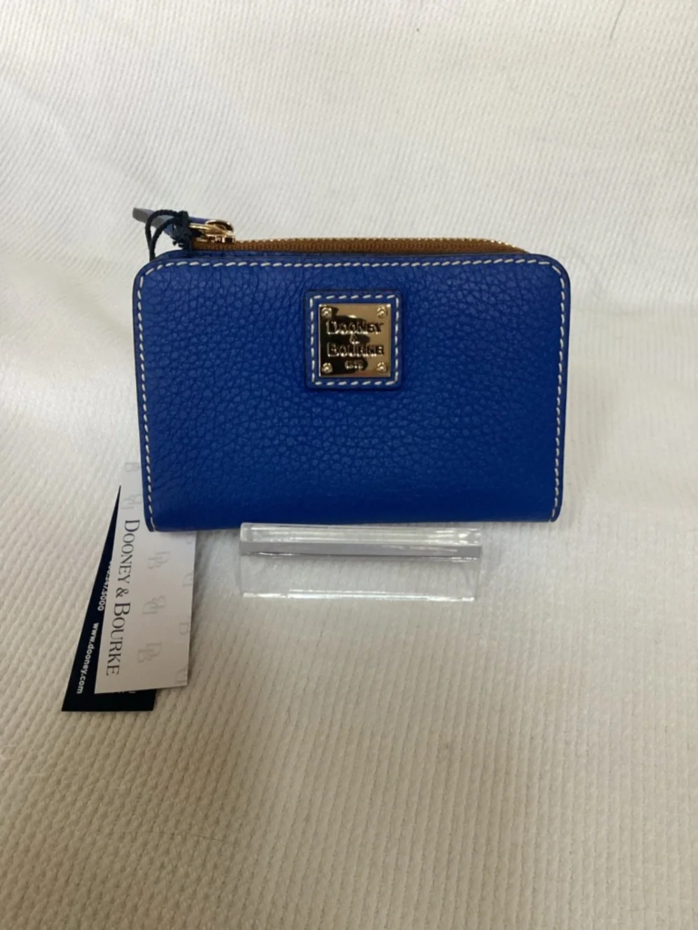 Dooney & Bourke Royal Blue Pebbled Leather Zip Card Holder NWT - Picture 1 of 12